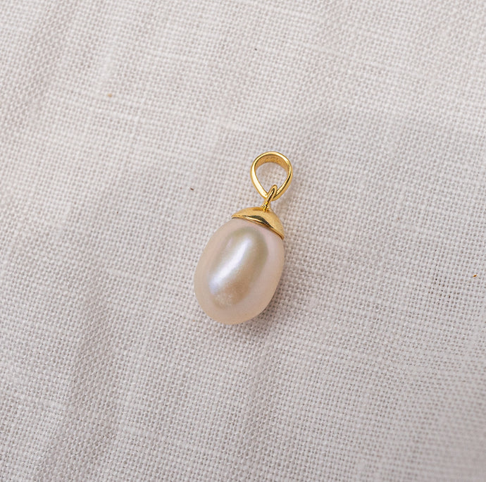 Mutiara Pearl pendant