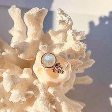 Load image into Gallery viewer, Mini moonstone studs
