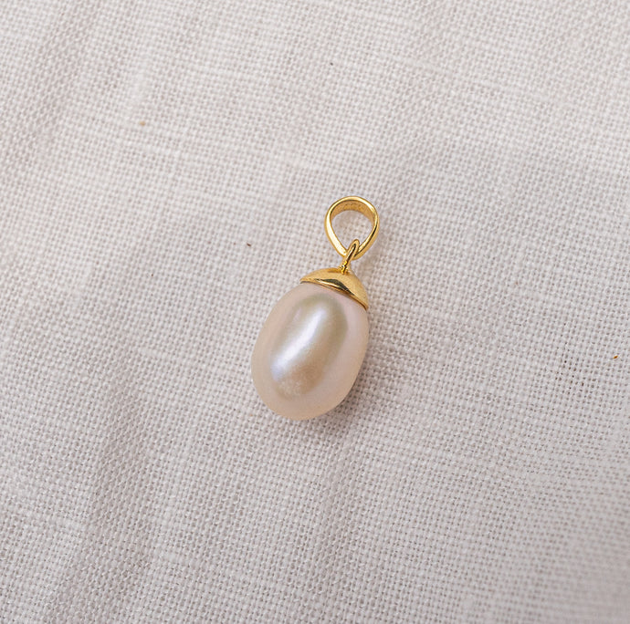 Mutiara Pearl pendant