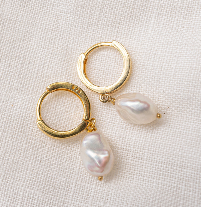 Mutiara Pearl Hoops